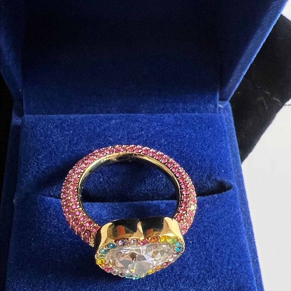 NIB Kurt Geiger London Rainbow Crystal Heart Cocktail Ring – Gold Tone/Pink - Picture 6 of 12